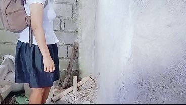Sloppy blowjob by Pinay college teen and construction worker